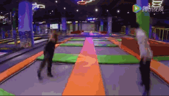 成人蹦床阳泉视频,阳泉成人蹦床运动风采录